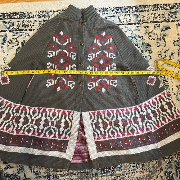 Sturbridge Cape - Picture 6 of 6